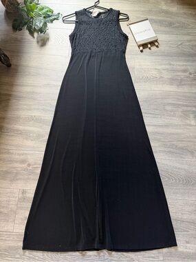 Vintage 90s Club Soda Sleeveless Black Maxi Dress with Lace Bodice. Size L